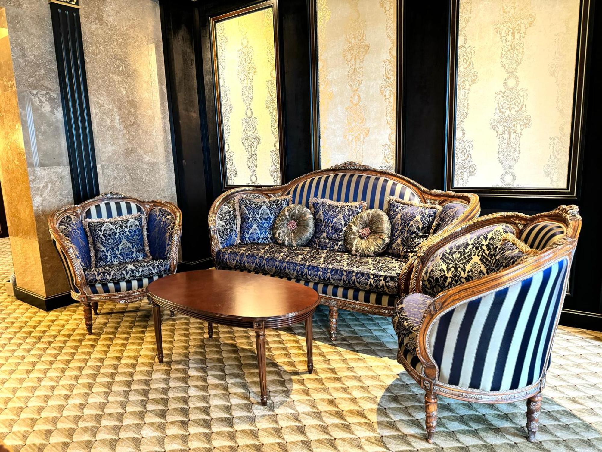 Royal & Отель 5*