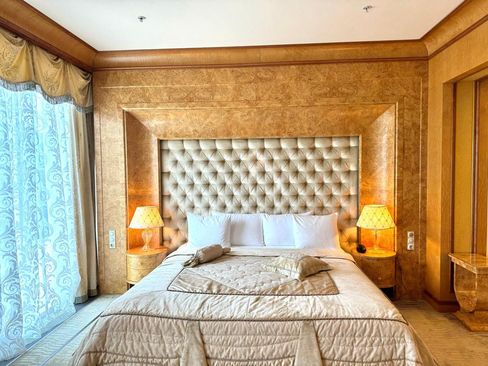 Hotelli Royal &