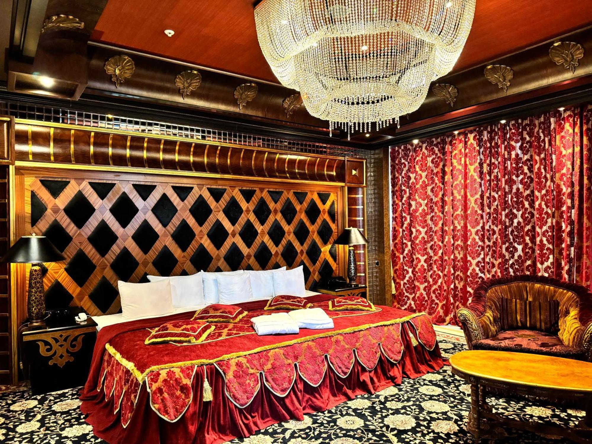 Royal & Hotelli