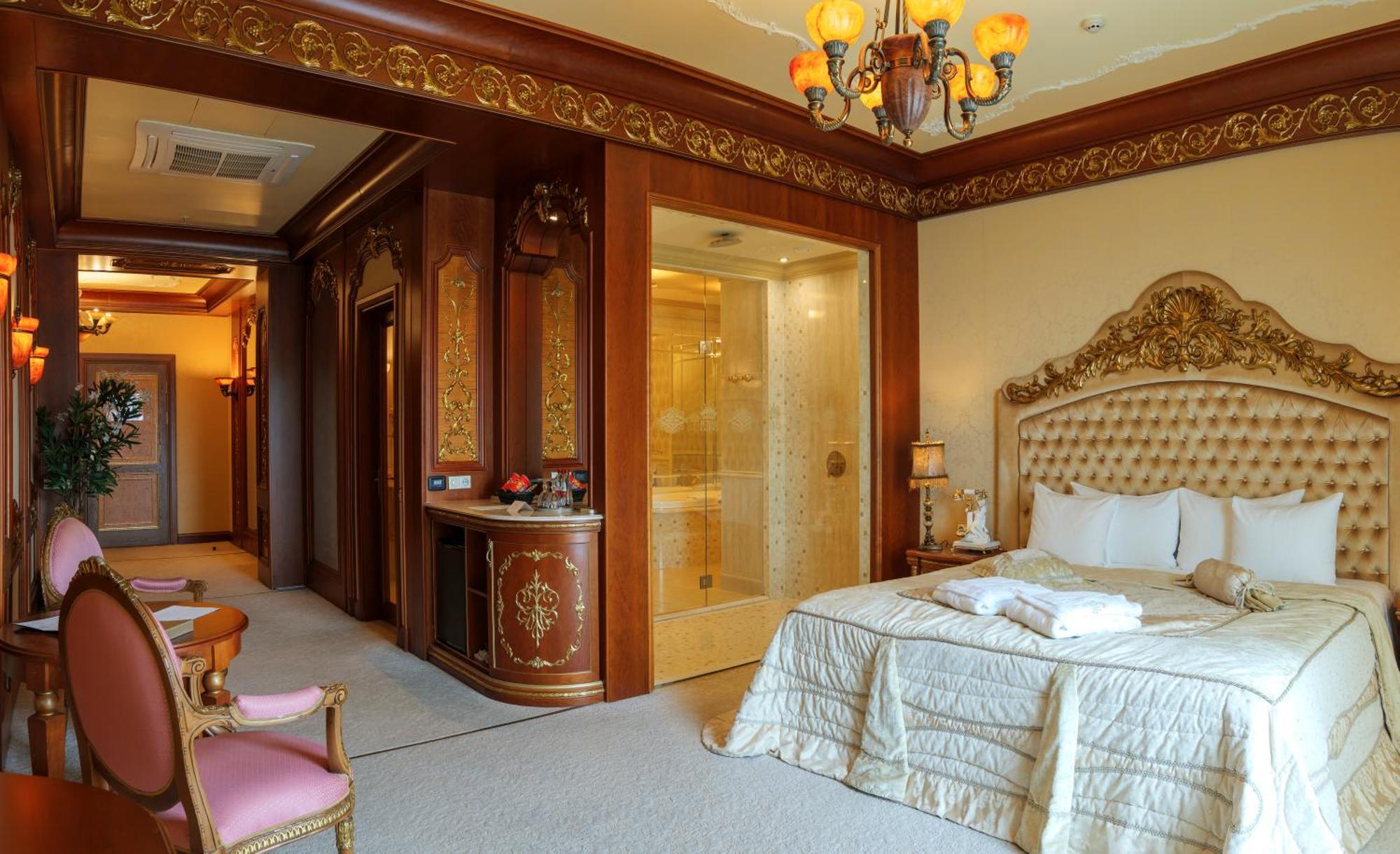 Royal & Hotelli 5*